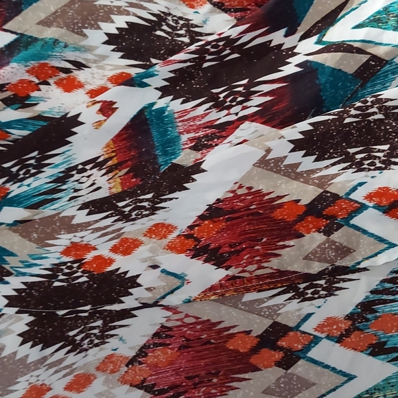 Beautiful shawl - Picture 3 of 3